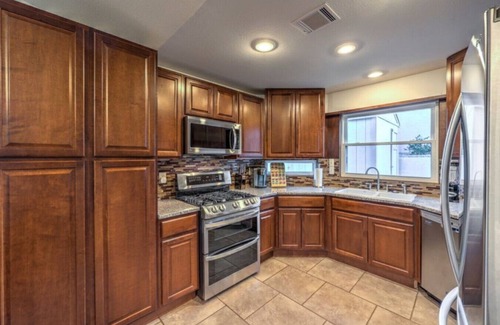 Highland Hills Casa | Henderson Pool Oasis w/ Jacuzzi!