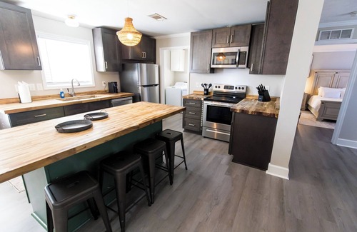 Lexington Casa | Hendrix Hideaway