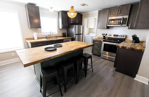 Lexington Casa | Hendrix Hideaway