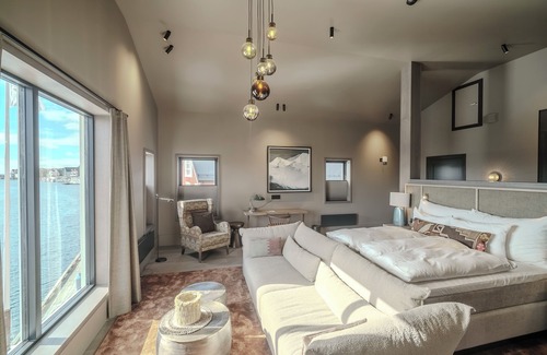 Henningsvaer Hotel | Henningsvær Bryggehotell - by Classic Norway Hotels