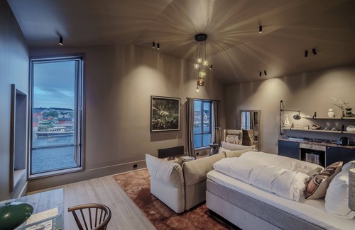 Henningsvaer Hotel | Henningsvær Bryggehotell - by Classic Norway Hotels