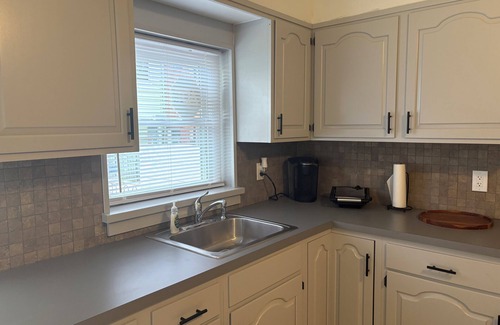 Wilmington Casa | Here's a wonderful 3-bedroom brickhouse with AC in charming Wilmington, Delaware