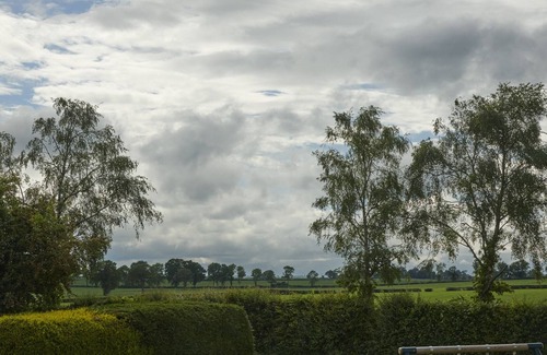 Pontesbury Cabaña | HERIBERT COTTAGE, pet friendly, with a garden in Pontesbury