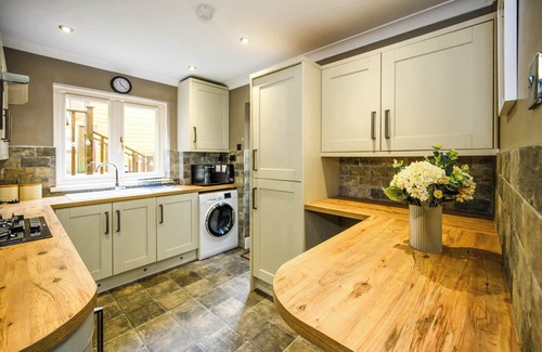 Trehafod Casa | Heritage Cottage Rhondda Valley by STAE-Homes