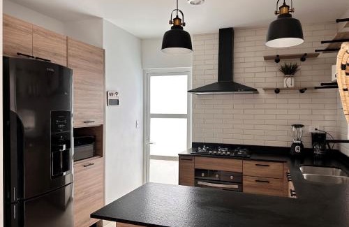 Cerritos Casa | Hermosa casa con alberca privada en Almarena