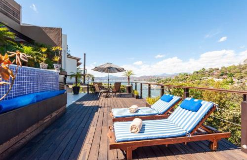 Valle de Bravo Casa | Hermosa Casa con Terraza y Vista al Lago en Avándaro