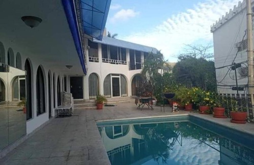Lomas de Costa Azul Casa | Hermosa casa familiar