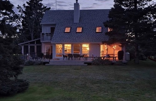 Shediac Casa | HERON HOUSE Oceanfront Beach Home Pool Private
