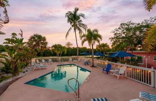 Siesta Key Casa | Heron Lagoon, dock, pool, the Coconut at Siesta Key Bungalows