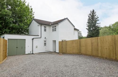 Llanvair Kilgeddin Casa | Heron's Lodge