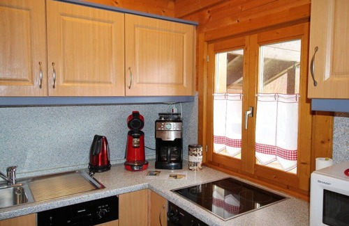 Stamsried Apartamento | Herzlich Willkommen in der komfortablen, tierfreundlichen 3-Sterne Blockhaushütte