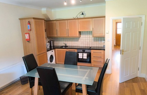 Swords Casa | Heyward Mews(TR4) HH No 5 (Sleeps 5) by Interhome