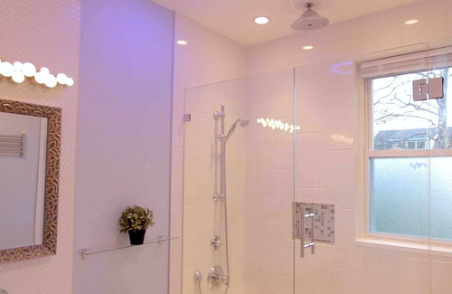 East Hill Casa | HI-END HONKY TONK * MUSIC-THEMED FUNHOUSE * HIP EAST NASHVILLE