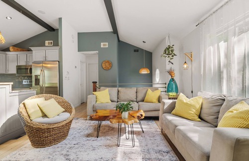 Bushkill Casa | Hideaway / Hot Tub / Sunna / Lake / Kayaks / Pool