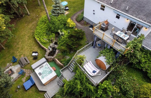 Bushkill Casa | Hideaway / Hot Tub/ Sunna/ Kayaks/ Lake/Pool