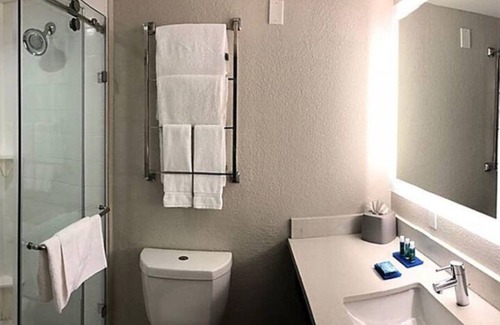 Hialeah Casa | Hialeah, FL-Express Stay to enjoy- 2 double beds