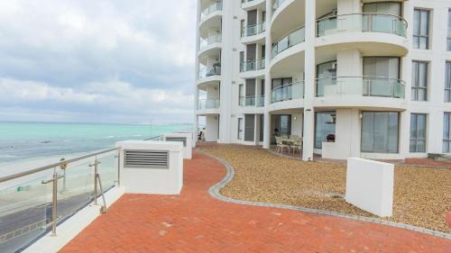 Strand Apartamento | Hibernian Towers 505