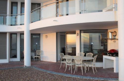 Strand Apartamento | Hibernian Towers 505