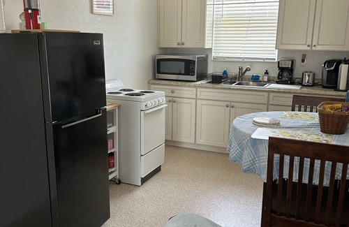Gulf Cove Apartamento | Hibiscus Cottage- the Cutest Studio in the Neighborhood