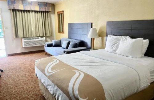 Galloway Casa | Hibiscus Inn & Suites