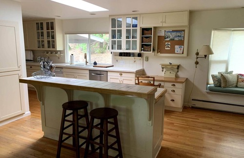 Grass Valley Casa | Secluded Country Home on Acreage with Pond & Sprawling Lawn