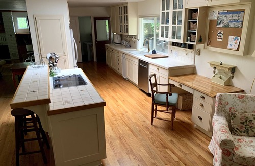 Grass Valley Casa | Secluded Country Home on Acreage with Pond & Sprawling Lawn