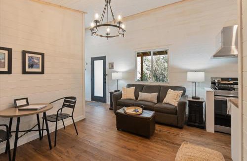 Whitefish Casa | Hidden Gem Cabin in Hungry Horse, Firepit, Close to Glacier