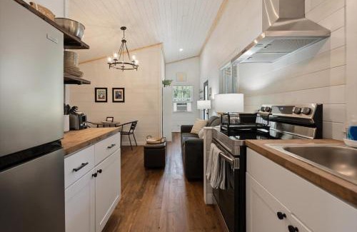 Whitefish Casa | Hidden Gem Cabin in Hungry Horse, Firepit, Close to Glacier