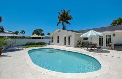 Central Naples Casa | HIDDEN GEM - Family Friendly Pool Home -Welcome