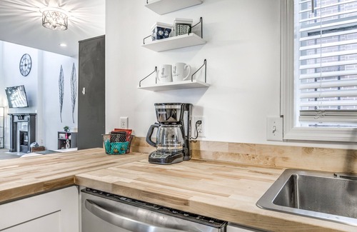 Central West End Apartamento | Hidden Gem | JZ Vacation Rentals