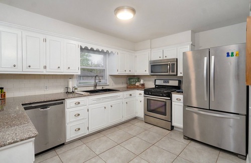 University Heights Casa | Hidden Gem less than 5 minutes from Bass Pro/Wonders of Wildlife, MSU and Mercy