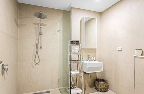 Wollongong CBD Apartamento | Hidden Gem on Loftus