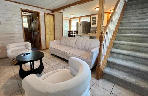 Shinnecock Hills Casa | Hidden gem! Southampton beach cottage