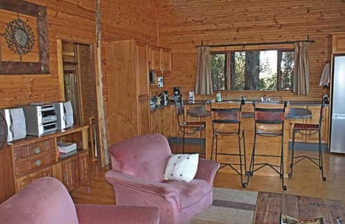 Giant's Castle Game Reserve Chalet De Esquí | Hidden Gem with magnificent lake and mountain views.