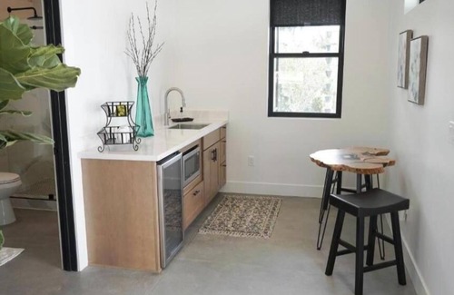 Temecula Apartamento | Hidden Hacienda, Temecula Wine Country 1 of 4 individual private suites