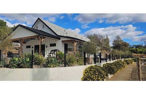 Temecula Apartamento | Hidden Hacienda, Temecula Wine Country 1 of 4 individual private suites