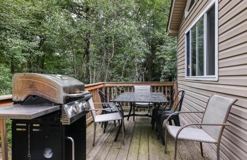 Briar Crest Woods Casa | Hidden Haven by AvantStay Hot Tub Game Room Deck Fire Pit