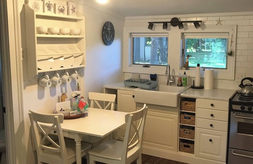 Ogunquit Cabaña | Hidden Hideaway!