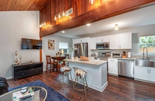 Historic District Casa | Hidden Historic Ocala Bungalow