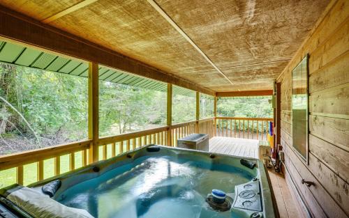 Sevierville Villa | Hidden Hollow Lodge
