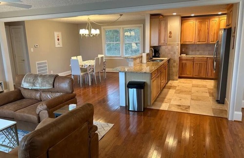 Northlakes Casa | Hidden Oasis Lake House Hickory