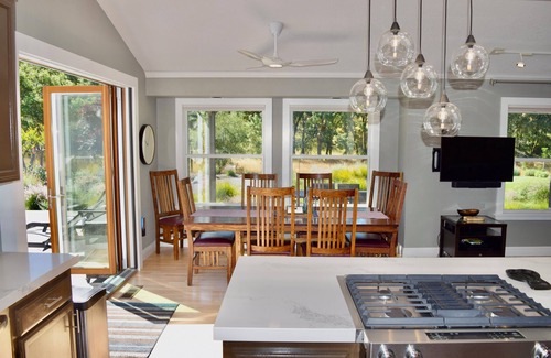 Healdsburg Casa | 1. 6 acres de vida interior / exterior - A minutos de Healdsburg Plaza