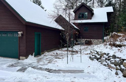 Eagle River Casa | Hidden River Lodge