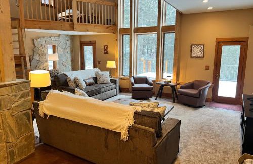 Eagle River Casa | Hidden River Lodge