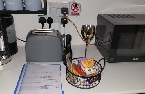 Gillingham Apartamento | Hidden Treasure- 2 Beds Sleeps 3 Gillingham