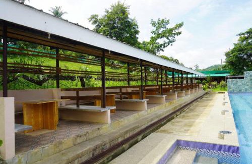 Pinamungajan Complejo | Hidden Valley Organic Farm Resort