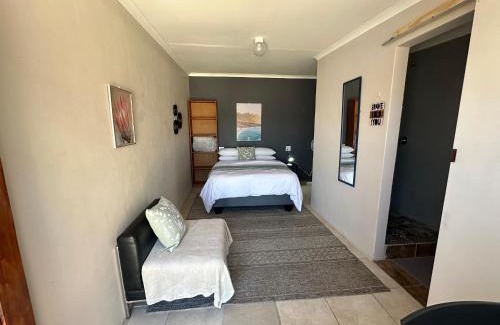 Quigney Beach Casa | Hide 2 On Rees