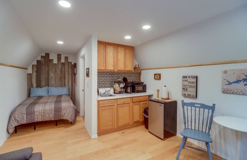 Higden Apartamento | Higden Studio w/ Shared Patio, Yard Games, Grills!