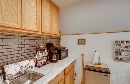 Higden Apartamento | Higden Studio w/ Shared Patio, Yard Games, Grills!