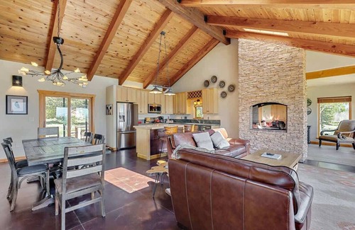 Fairplay Casa | High Castle Cabin Sum
